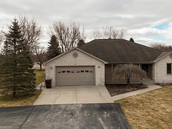 7141 W Pleasant Valley Rd, Blanchard, MI 49310