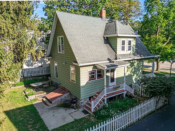 4th image of 213 Grove St