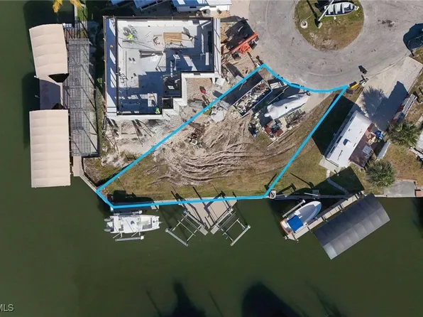 3961 Blueberry Ln, Saint James City, FL 33956