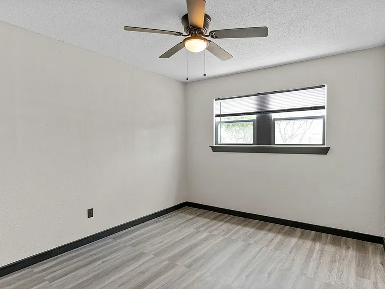 Bay City Flats — Photo 2