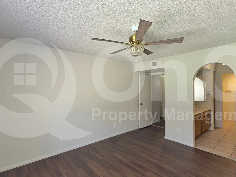 1905 E University Dr #F124 — Photo 10