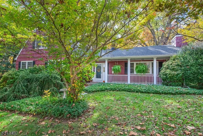 40 Dorothy Dr photo 1
