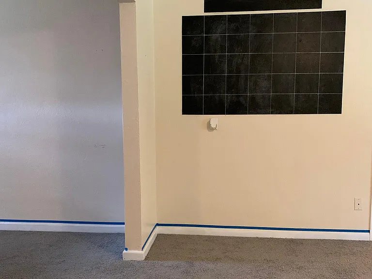220 S Elsasser St — Photo 5