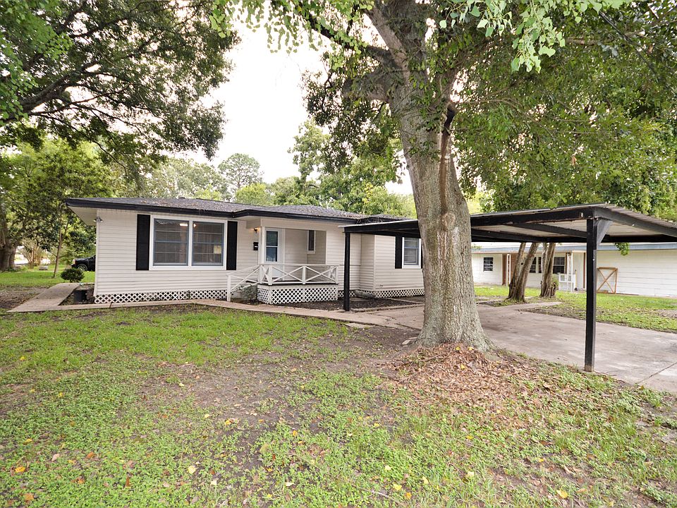 Large Carport and Driveway