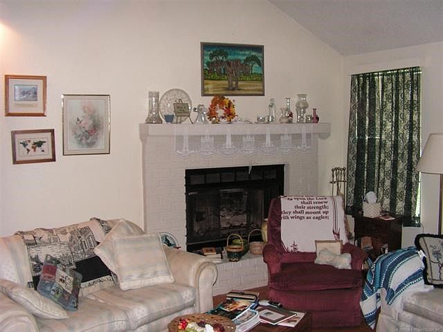 2nd image of 304 Cummings Ave NE