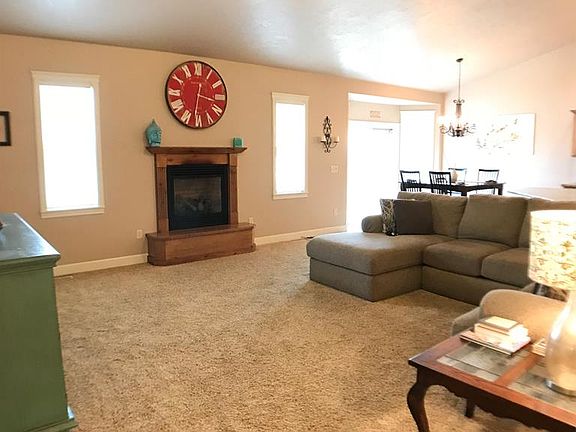 3rd image of 1189 Grassland Dr