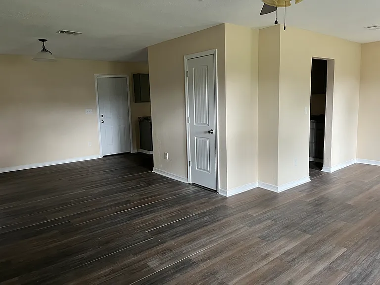 6276 Ferguson Ct — Photo 8
