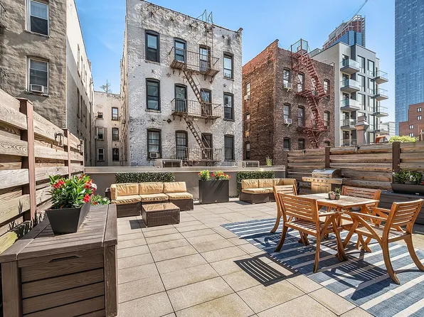 11-35 45th Ave #2E, Long Island City, NY 11101