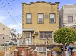 6923 59th Rd, Maspeth, NY 11378