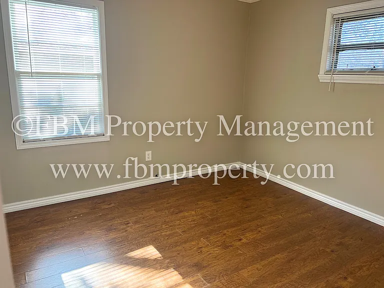 3015 Winfield Dr — Photo 9