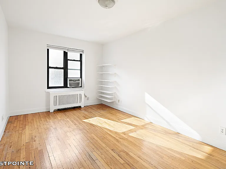 312 W 23rd St #4M — Photo 2