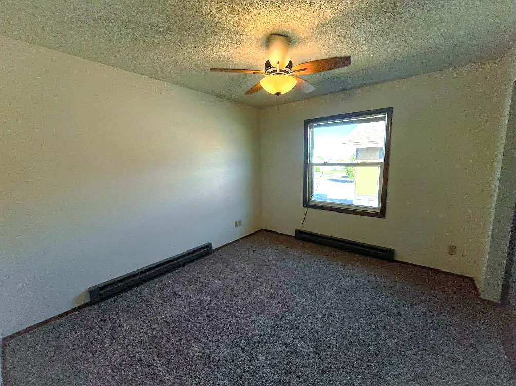 2 bed, 650 sqft, $935 — Photo 3