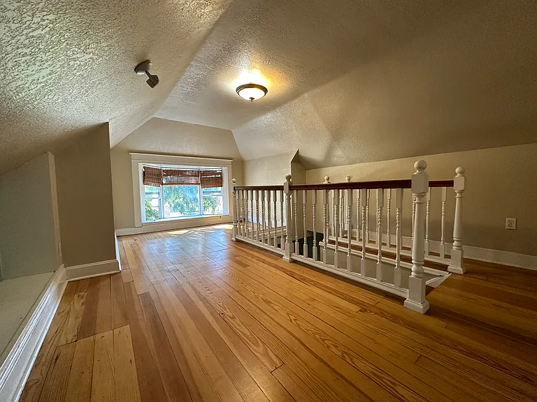 1330 S Grant St — Photo 10