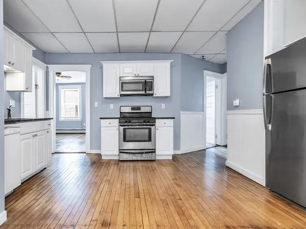 56 Ward St APT 3B, Salem, MA 01970