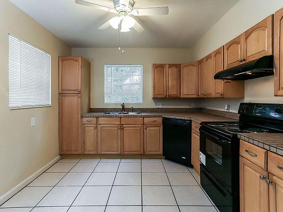 2nd image of 1609 Davie Blvd