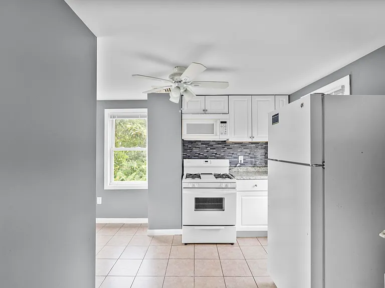 287 Crown St #2 — Photo 7