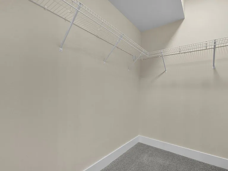 Beautiful luxury apartments available close to downtown! — Photo 49