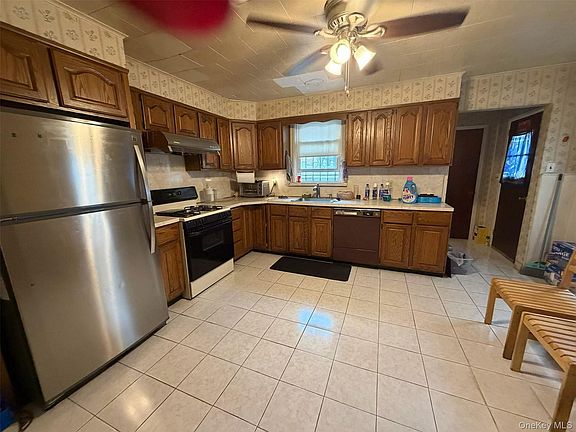 2nd image of 4641 161st Street