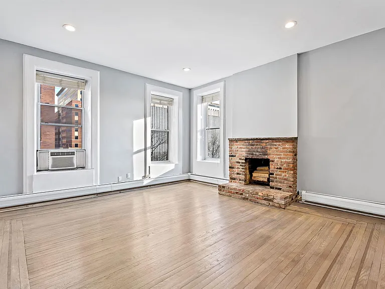 200 Hudson St #4A — Photo 9