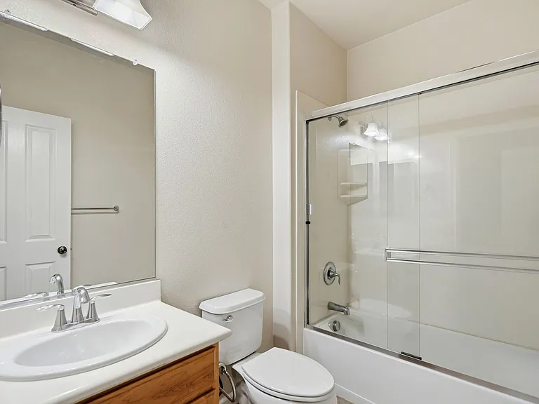 5206 Fioli Loop — Photo 8