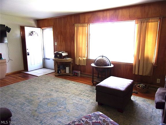 5th image of 687 E Catawba Ave