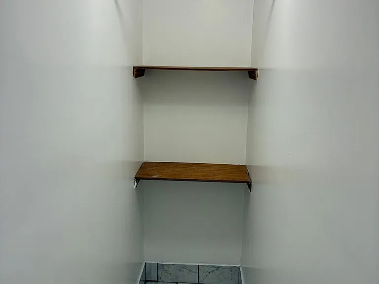 1111 N Leclaire Ave #BASEMENT — Photo 8