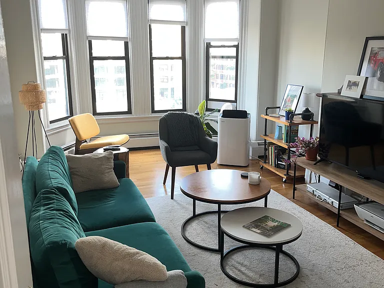 19 Cortes St #10 — Photo 2