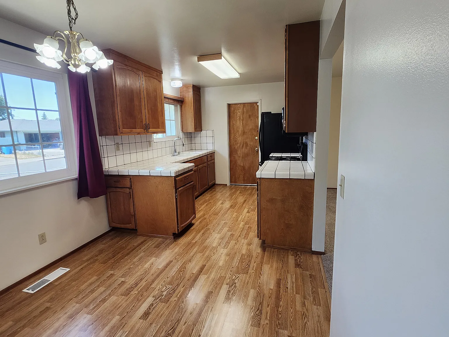 3 bed, 1446 sqft, $3,300 — Photo 4