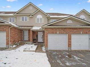 42 Fallowfield Dr #15, Kitchener, ON N2C 0A8