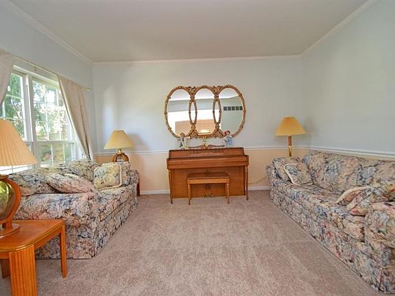 3rd image of 6972 Man O War Ln