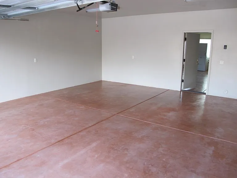2524 E Lind Rd — Photo 30