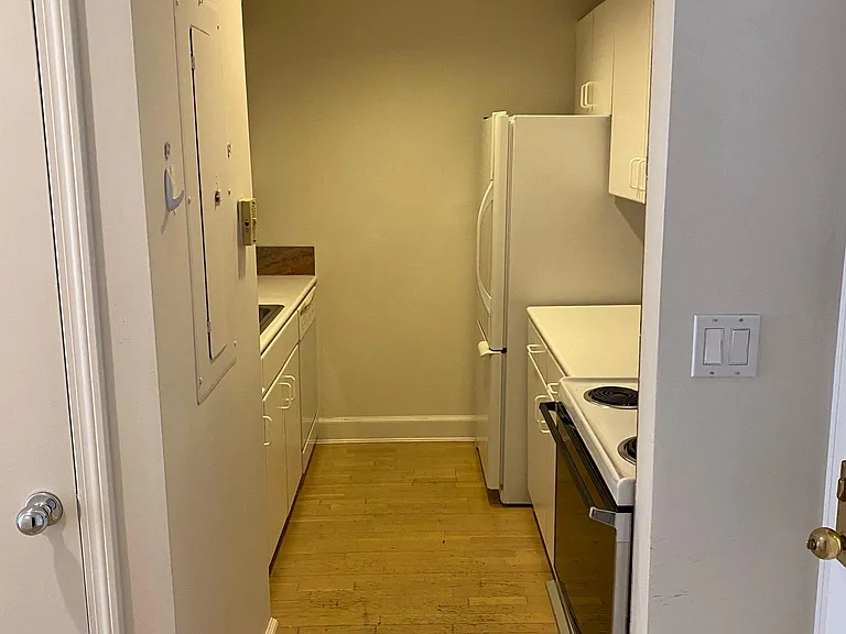 2 Clarendon St #605 — Photo 8