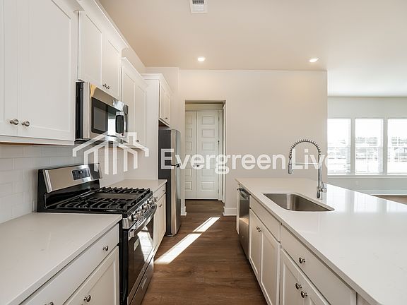 5th image of 131 Bloomsbury St