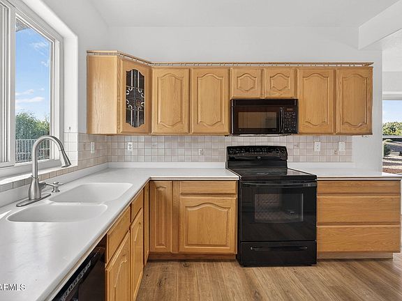 3rd image of 17449 E CALIENTE Drive