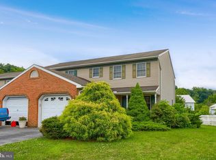 42 Arrow Ct, Jonestown, PA 17038