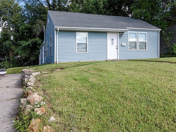2nd image of 4710 Shawnee Dr