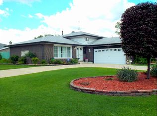 7901 W 76th St, Bridgeview, IL 60455