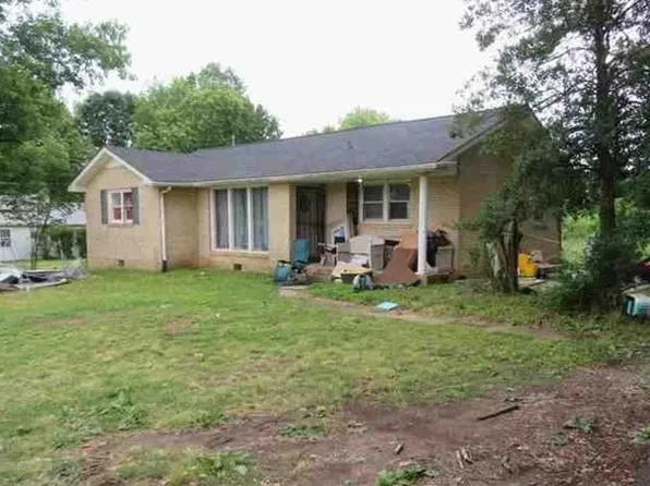 3262 Dover Rd, Woodlawn, TN 37191