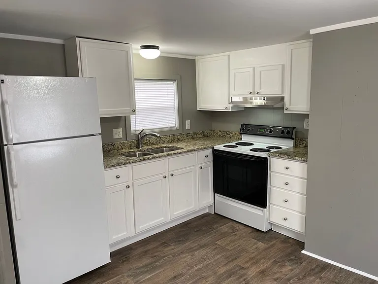 208 Leatherwood Ln — Photo 4