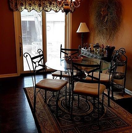 4th image of 1111 Parkleigh Dr