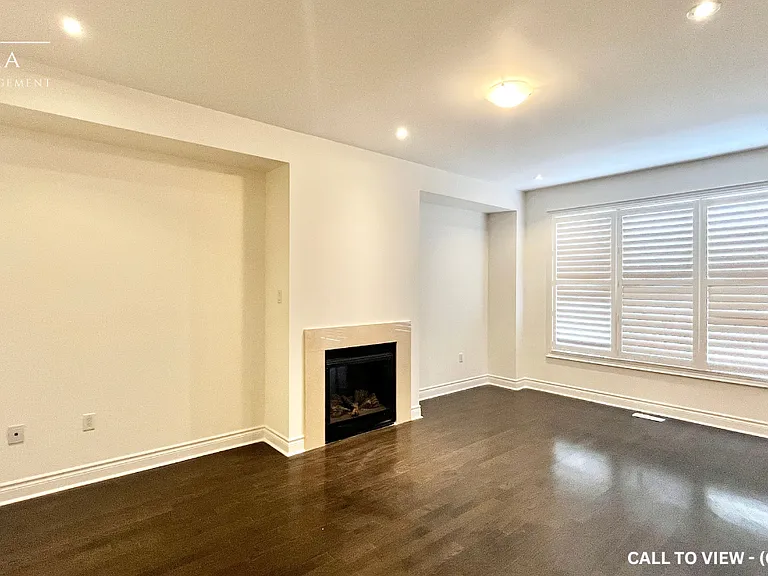 62 Bassett Cres — Photo 3
