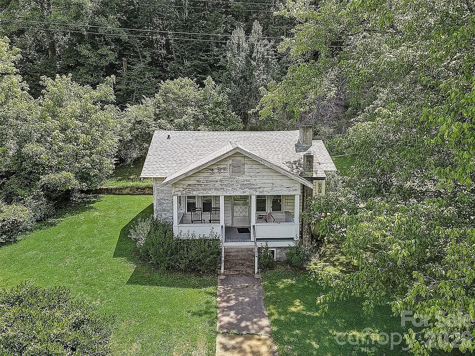 1st image of 1820 Grapevine Rd