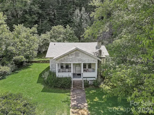 1820 Grapevine Rd, Marshall, NC 28753