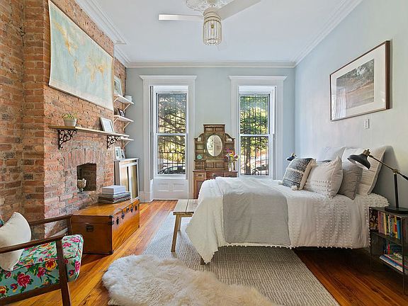 5th image of 690 De Graw St #1