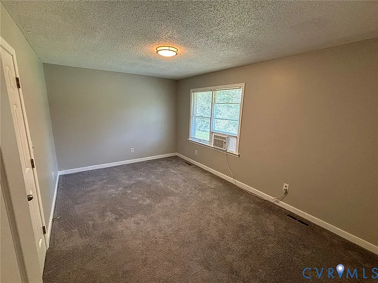8630 Richmond Rd — Photo 11