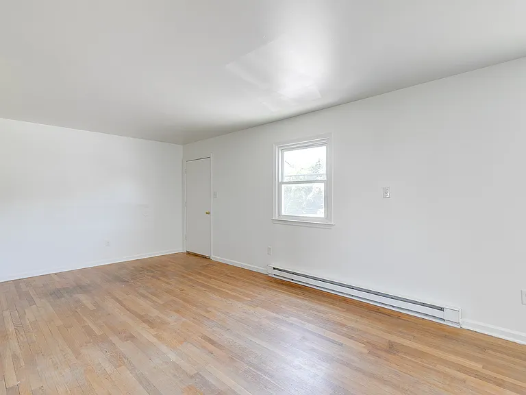 1606 Pollock St #B — Photo 7