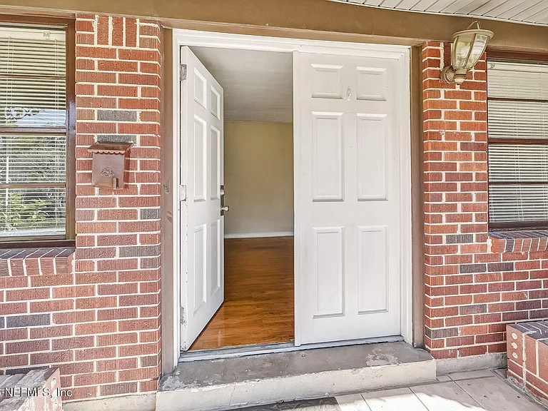 3223 Victoria Park Rd — Photo 6