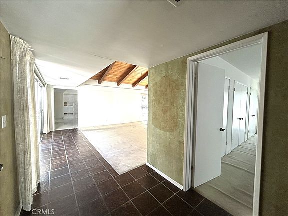 4th image of 10470 Laramie Ave