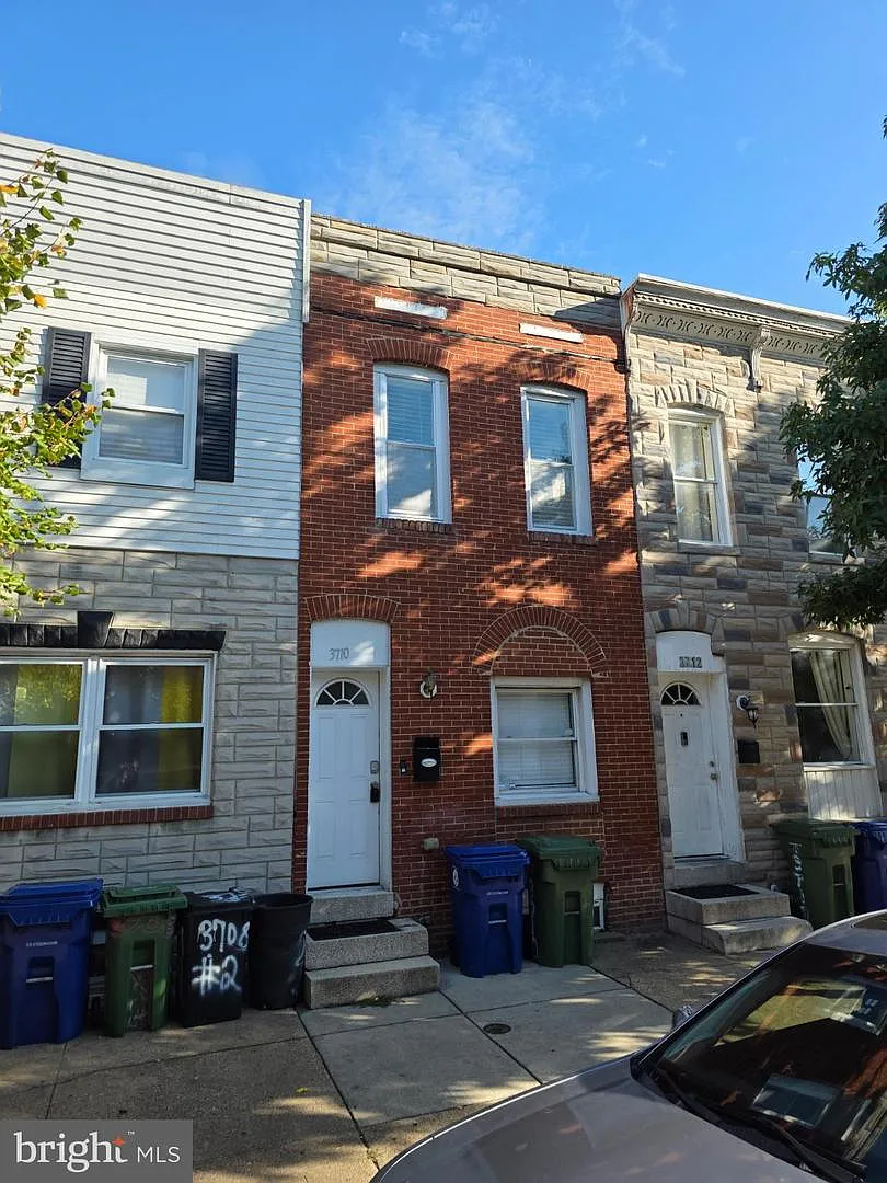 2 bed, 3.5 bath, 1230 sqft, $1,900 — Photo 2