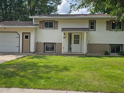 244 Jeanne Ave E, Eden Valley, MN, 55329